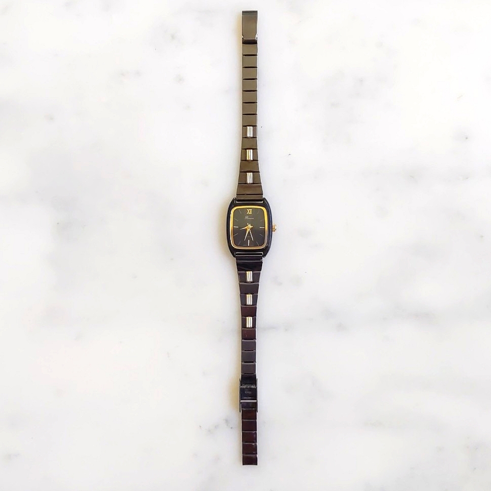 Vintage Ronica Gold/Black Stainless Steel Back Japan Movt Quartz Watch C55-2035.